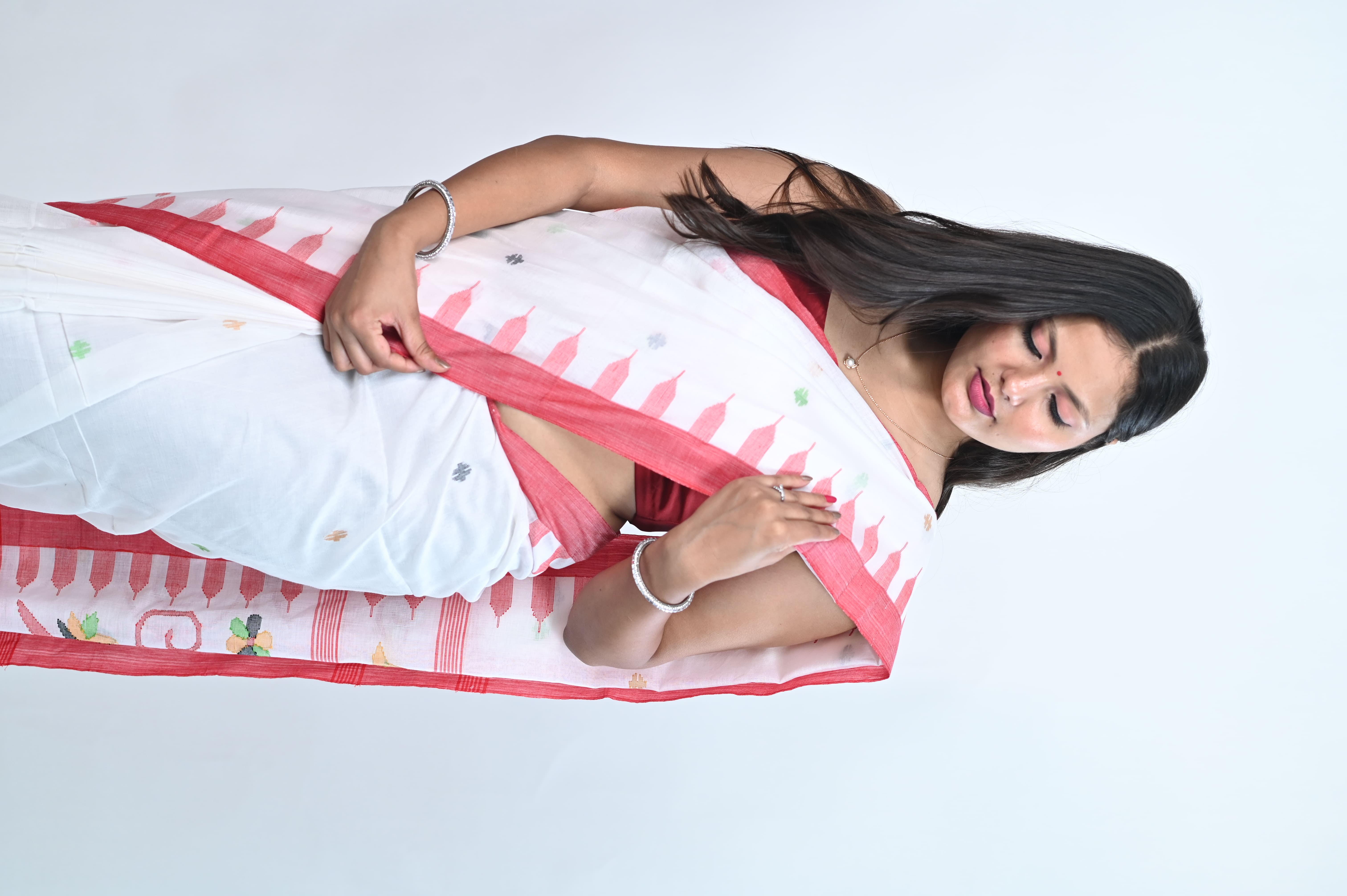Hand weaving needle work jamdani cotton saree